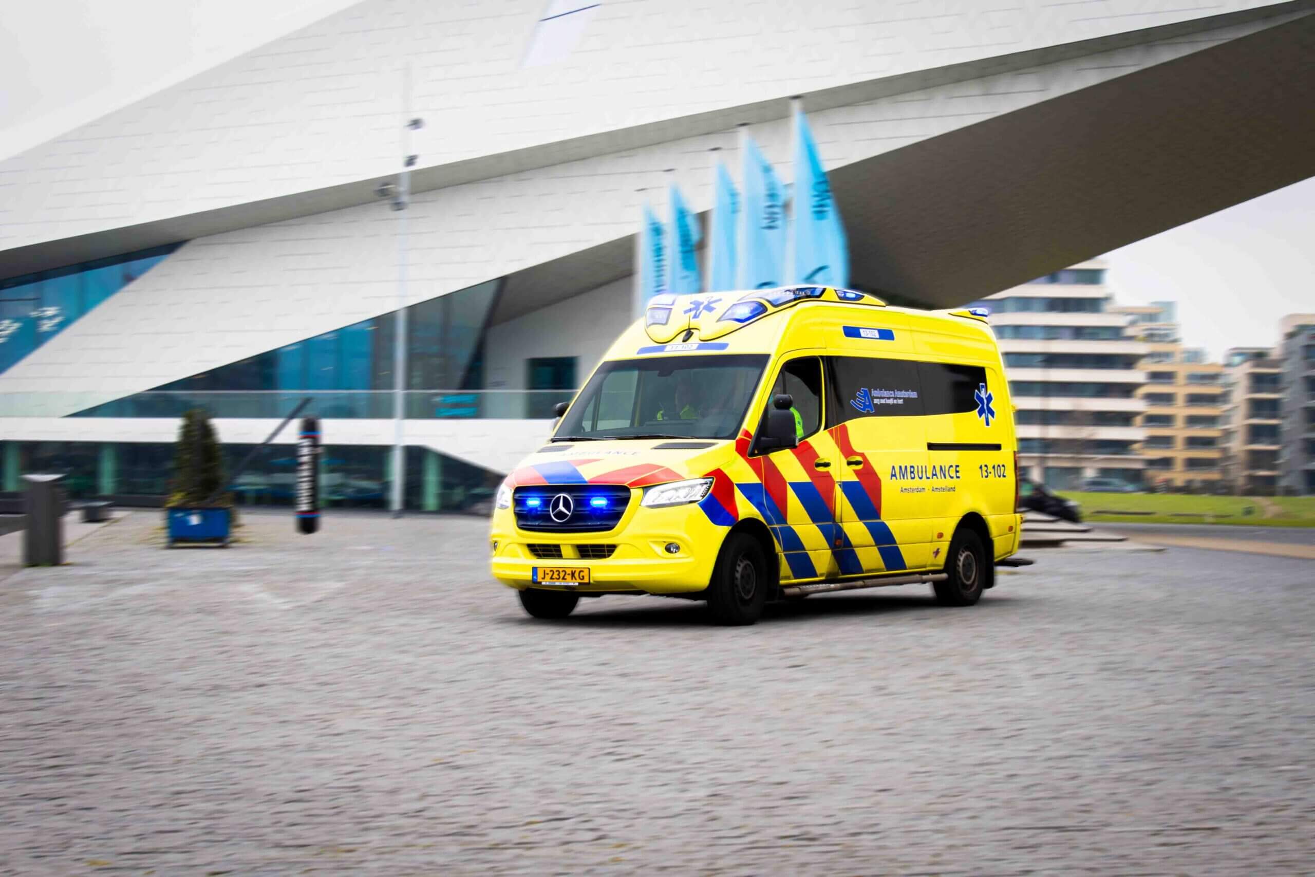 Thijs, ambulancechauffeur op de post Overamstel