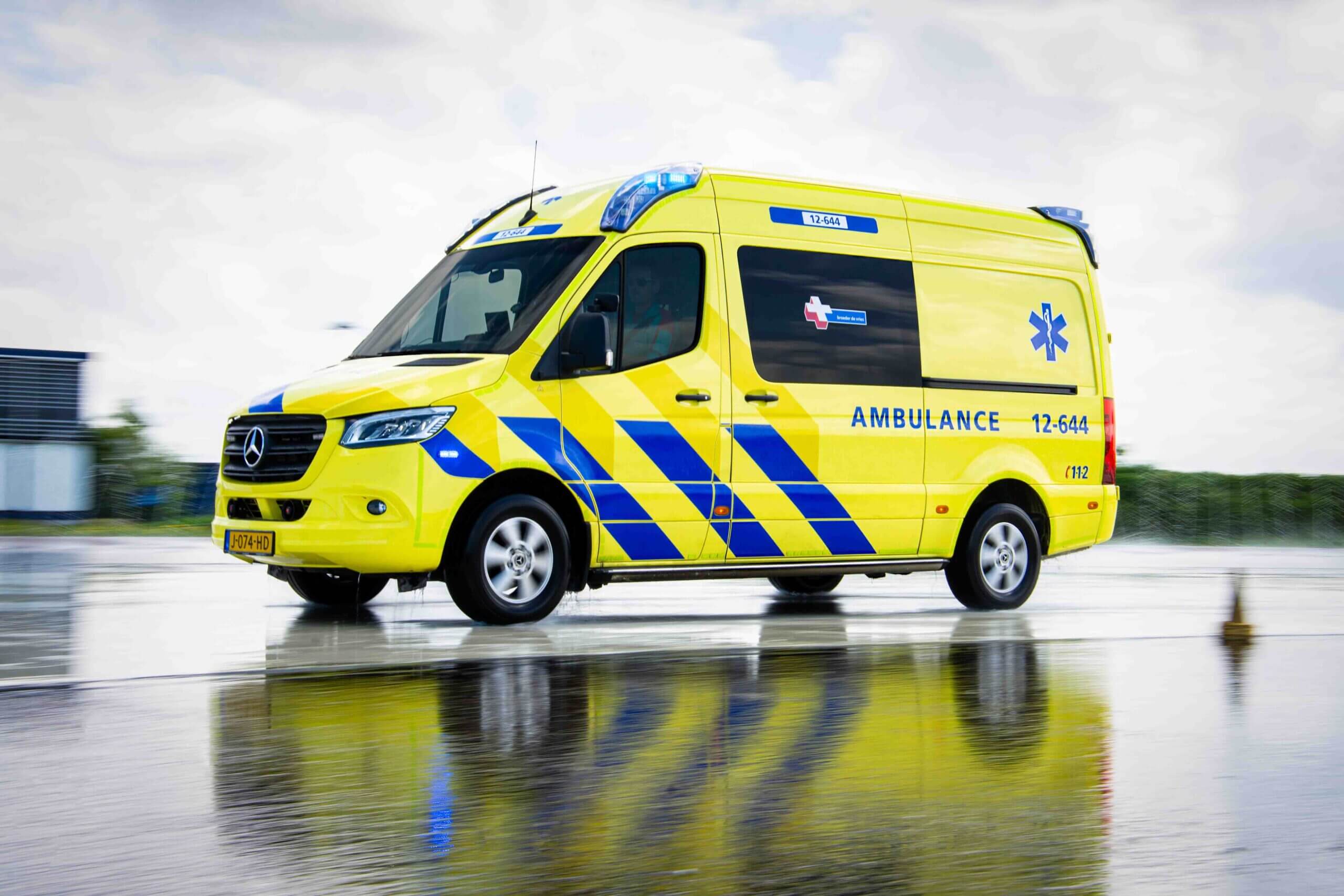 De rijvaardigheidstraining voor ambulancechauffeurs